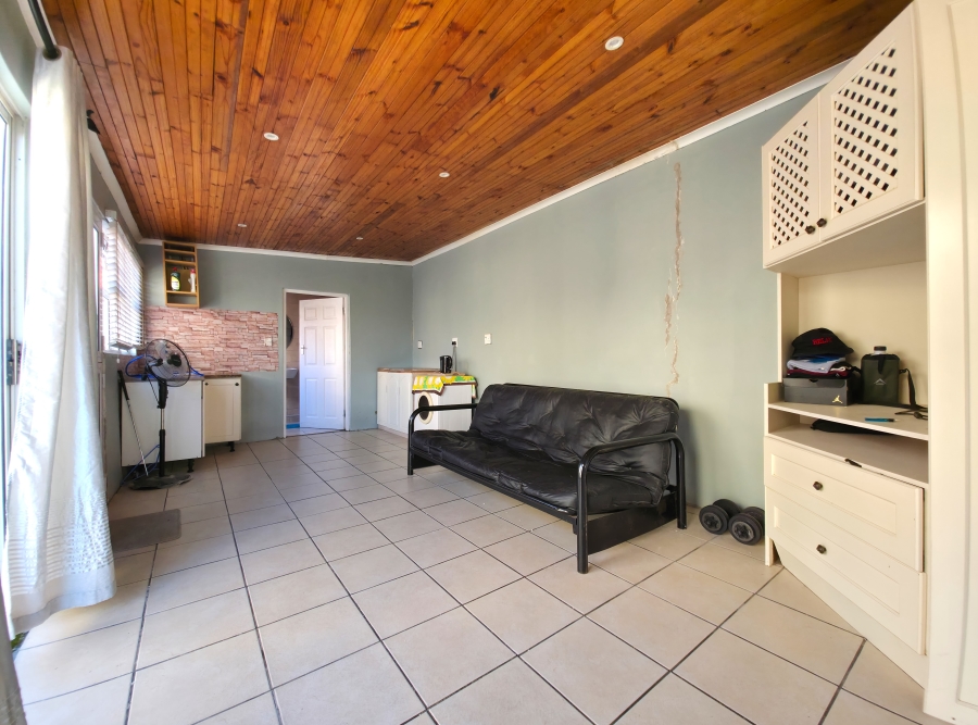 5 Bedroom Property for Sale in Hawston Western Cape